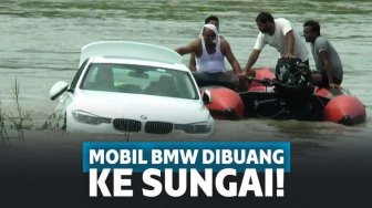 Tak Suka Dikado Orangtua Mobil BMW, Pemuda Ini Langsung Membuangnya