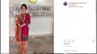 Anggun, Begini Cantiknya Istri Mensos Loemongga Pakai Baju Adat Minang