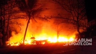 Kebakaran Hanguskan Empat Rumah, Uang Rp 20 Juta Ditemukan Utuh