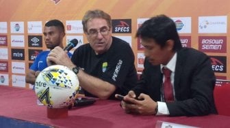 Disebut Tak Tampil Maksimal Lawan PSM, Robert Bela Bojan Malisic