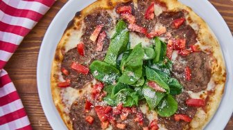Bule Italia Kaget Lihat Sisca Kohl Bikin Es Krim Pizza, Reaksinya Bikin Salah Fokus
