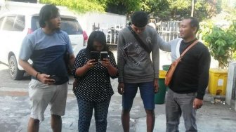 Embat HP di Salon Situbondo, Pencuri dan Penadah Diborgol Polisi