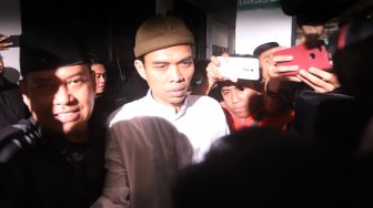 LIVE STREAMING: Ustaz Somad Klarifikasi soal Ceramahnya Tentang Salib