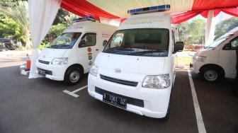 Mobil pelayanan SKCK Keliling saat launching di Polda Metro Jaya, Jakarta, Rabu (21/8). [Suara.com/Arya Manggala]