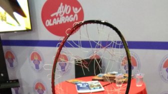 Gegara Masalah Raket Badminton Rusak, Para Tetangga Ini Saling Diam, Netizen: Mereka yang Salah, Mereka yang Galak