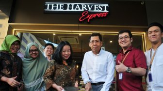 Nikmatnya Gurih Manis Coconut Caffe Latte di The Harvest Express