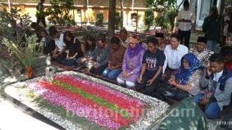 Pesan untuk Warga dan Mama Papua dari Makam Gus Dur