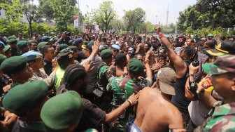 Demo Mahasiswa Papua Diwarnai Saling Dorong Dengan Aparat