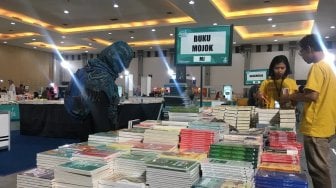 Unik, Beli Buku di Festival MocoSik Bisa Nonton Konser Gratis!