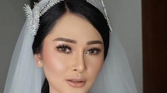 Hits: Make Up Natural Mutia Ayu, Dewi Sandra Kalem di Instagram