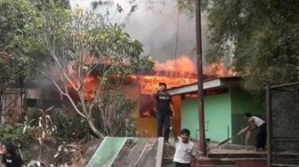 Area Kantin Kampus IISIP Jakarta Terbakar, Kerugian Capai Ratusan Juta