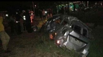 Avanza Tertabrak Kereta di Cilacap, Calon Pengantin Tewas Jelang Pernikahan