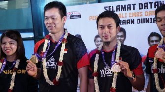 Tiba di Tanah Air Usai Jadi Juara, Hendra / Ahsan dapat Sambutan Meriah