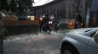 Geger! Jalan Tembus Tambak Wedi Baru-Bulak Banteng Surabaya Dibangun Tembok