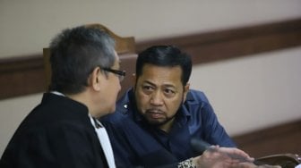 Terpidana kasus e-KTP Setya Novanto saat menghadiri sidang pengajuan peninjauan kembali (PK) di Pengadilan Negeri Jakarta Pusat, Rabu (28/8).[Suara.com/Arya Manggala]