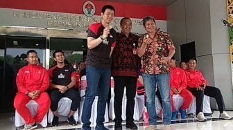 Ultah, Hendra dan Pelatih Dapat Kejutan dari Menpora