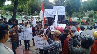 Petambak Garam Madura Tersinggung, Jokowi Dituntut Minta Maaf