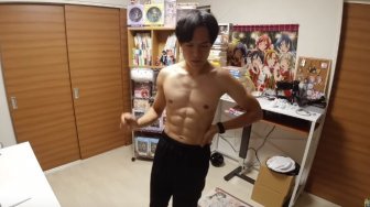 Rutin Latihan 4 Menit Sehari, Pria Jepang Ini Berhasil Punya Perut Six Pack