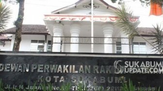 Geruduk Balai Kota Sukabumi, Belasan Anggota DPRD Tuntut Gaji Bulan Agustus