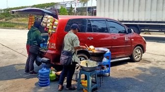 Dari Roda Dua Sampai Kijang Innova, Kisah Inspiratif Pedagang di Karawang