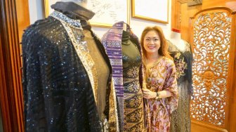 Elga Naldy Perkenalkan Songket Koto Gadang ke Rusia