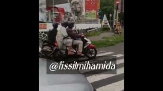 Bikin Kapok, Ini Cara Unik Emak-emak di Jogja Tegur Pelanggar Lalu Lintas