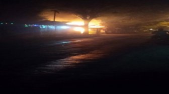 Warung Nasi 86 di Jember, Habis Dilalap Jago Merah