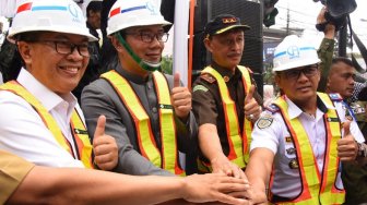 Gubernur Jabar Tandatangani Tiga Prasasti Groundbreaking Fly Over