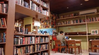 Kafe The Reading Room, Favorit Pecinta Buku dan Tempat Diskusi