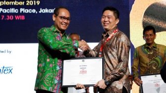 J&T Express Raih Penghargaan Indonesia Go Asean Champion