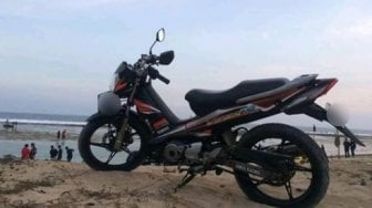 Sekilas Mirip Satria FU, Rupa Motor 'Gado-Gado' Ini Mengecoh Tapi Kreatif