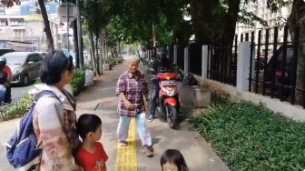 Pemotor Arogan Lewat Trotoar dan Serang Pejalan Kaki Diperiksa Polisi