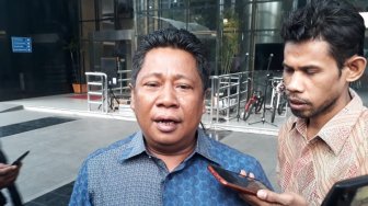 Sedang Umrah, Anggota DPRD Waras Wasisto Tak Penuhi Panggilan KPK
