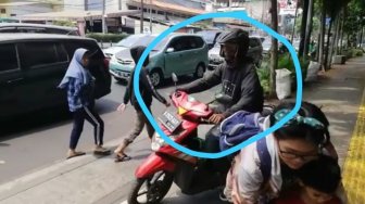 Tinggal Dibekuk, Polisi Tahu Sosok Pemotor Bikin Bocah Nangis di Trotoar