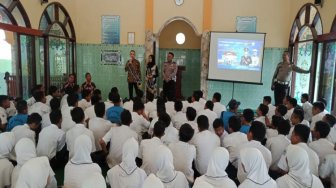 Satlantas Pasuruan, Beri Arahan Pelajar Soal Keselamatan Berlalu Lintas