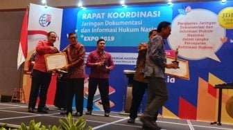 BNP2TKI Raih Terbaik II Jaringan Dokumentasi dan Informasi Hukum Nasional