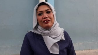 Elly Sugigi Putuskan Berhijab, Begini Cerita di Baliknya