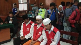 Pembakar Polsek Sumpah Pocong di Sidang: Jika Berbohong Saya Siap Kena Azab