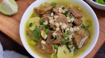 Bikin Soto Daging dengan Kuah Segar, Ini Resepnya Moms