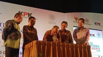 Sultan HB X Berharap Jokowi Segera Selesaikan Polemik Revisi UU KPK