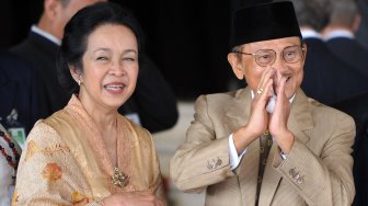 Kesetiaan dan Cinta Sejati BJ Habibie - Ainun Besari