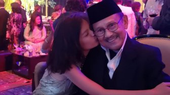 Kenang Sifat Jenaka BJ Habibie, Cucu Unggah Video Lawas: My Cutest Eyang