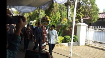 Presiden Jokowi Melayat ke Rumah Duka BJ Habibie