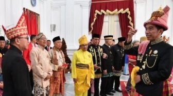 Pesan BJ Habibie: Jika Saya Tak Meninggal,Saya Ingin Pakai Baju Melayu Riau