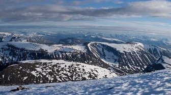 Potret Gunung Kebnekaise. (Wikimedia Commons Johan Schagerström)