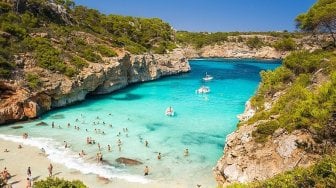 Serpihan Surga di Tenggara Mallorca itu Bernama Pantai Calo des Moro