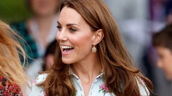 Murah Banget, Kate Middleton Pakai Anting Seharga Rp 25 Ribuan