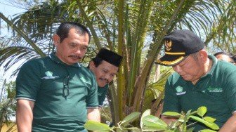 Peringati Hari Lingkungan Hidup, Pemkab Sidoarjo Tanam Pohon Sawo Kecik