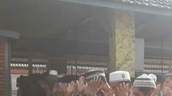 Warga Binaan Lapas Pasuruan, Sholat Ghaib Untuk Habibie