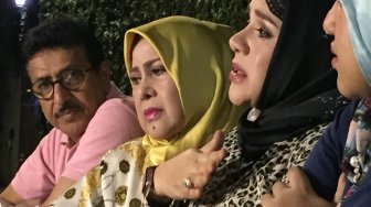 Anak Elvy Sukaesih Derita Gangguan Mental Skizofrenia, Kenali Penyebabnya!